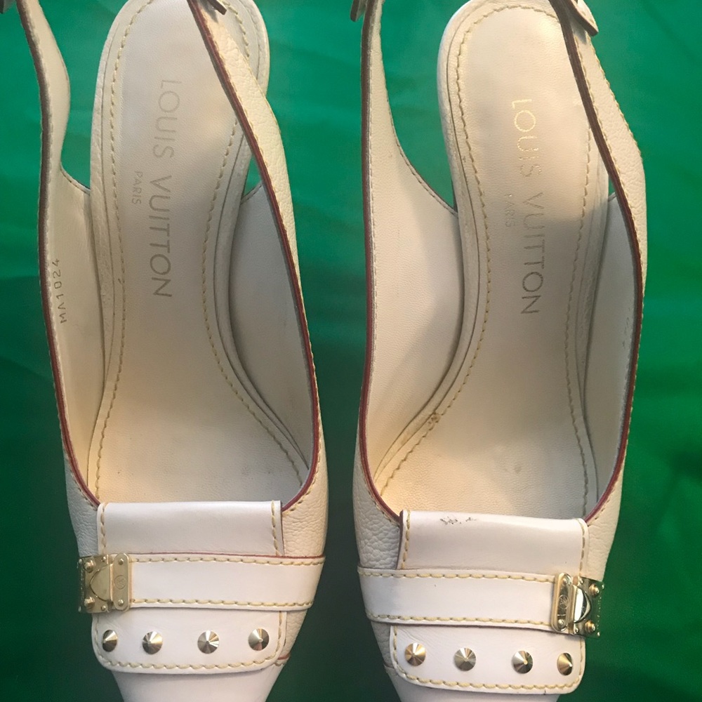 Louis Vuitton Sling back pumps
